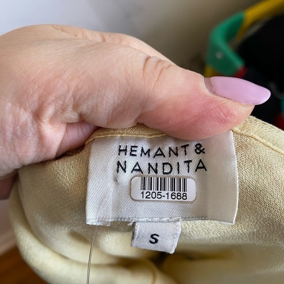 Hemant & Nandita Emerald Velvet Lurex Dress - Picture 7 of 10